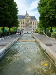 Fontaine Des Halles Eglise