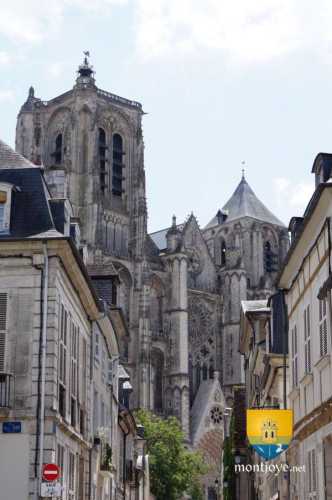 Cathédrale de Bourges dans la ville