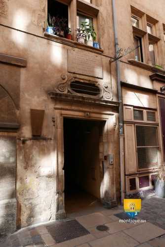 8 rue juiverie, Lyon, Galerie Philibert Delorme