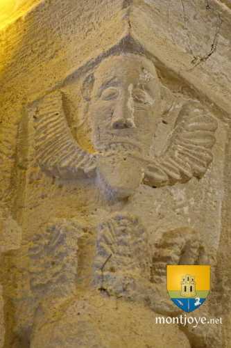 chapiteau , personnage,  de l&#039;église Saint-Julien-de-Brioude de Marolles-en-Brie