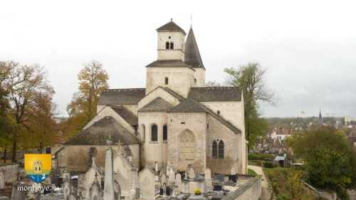 Eglise Saint-Vorles et cimetière, Le château de Châtillon-sur-Seine