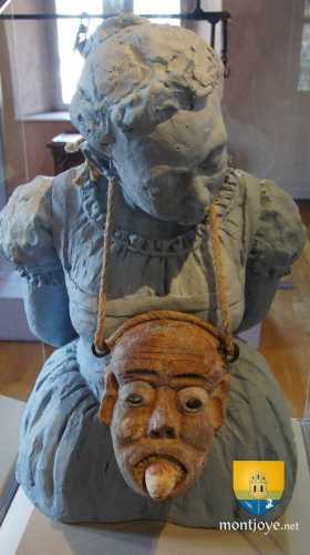 Le klapperstein: la « pierre des bavards », originale dans le musée de Mulhouse