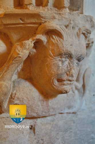 Diable dans la galerie nord de la Cathédrale de Bourges