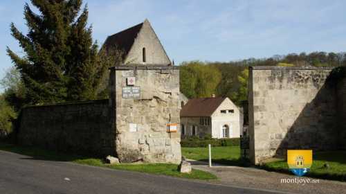 entrée de l&#039;Abbaye de Lieu Restauré