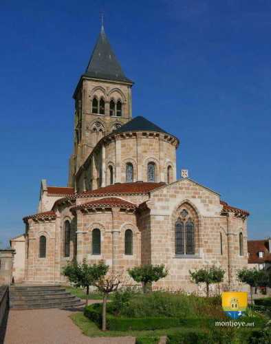 Chevet de l&#039;église de Saint-Menoux à Saint-Menoux