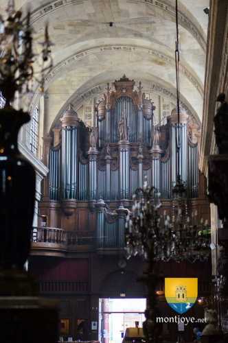 magnifique orgue construit par Suret entre 1852 et 1853.