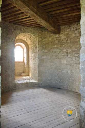 Salle principale du donjon de la Roche-Guyon