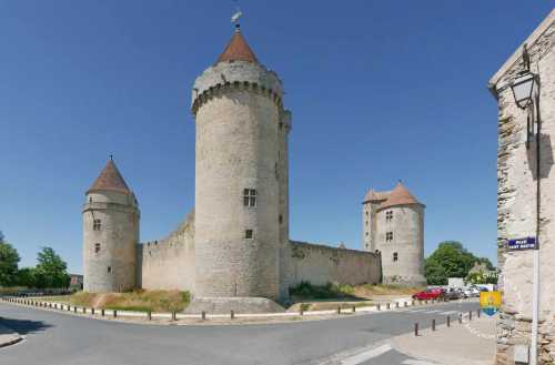 Donjon du château de Blandy les Tours en Seine-et-Marne, 77