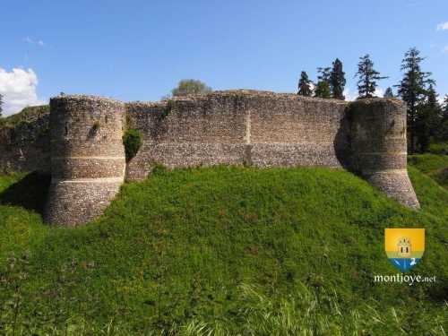 Enceinte médiévale du château d&#039;Harcourt