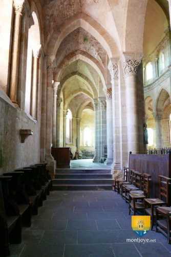 Déambulatoire de l&#039;église de Saint-Menoux