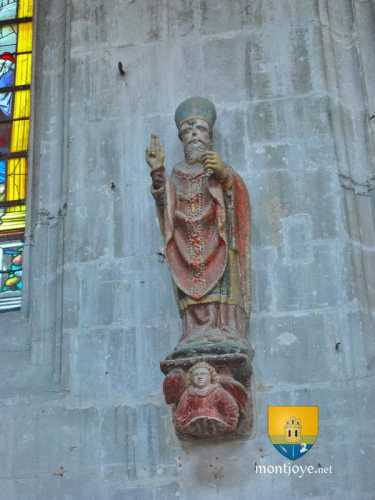 Éloi de Noyon (Eligius en latin, l&#039;« élu », Noviomensis) (v. 588 - 1er décembre 659), évêque de Noyon, orfèvre et monnayeur, il eut une fonction de ministre des Finances auprès de Dagobert Ier. Statue du XVIe siècle.