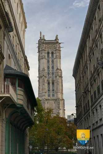 Tour Saint-Jacques, vu de la Seine