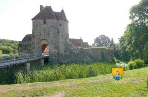 Château la Grand Cour, appelé aussi Château de la Cour ou Maison-Forte de Mornay