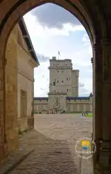 Donjon De Vincennes Vu De La Porte Donjon De Vincennes Vu De La Porte