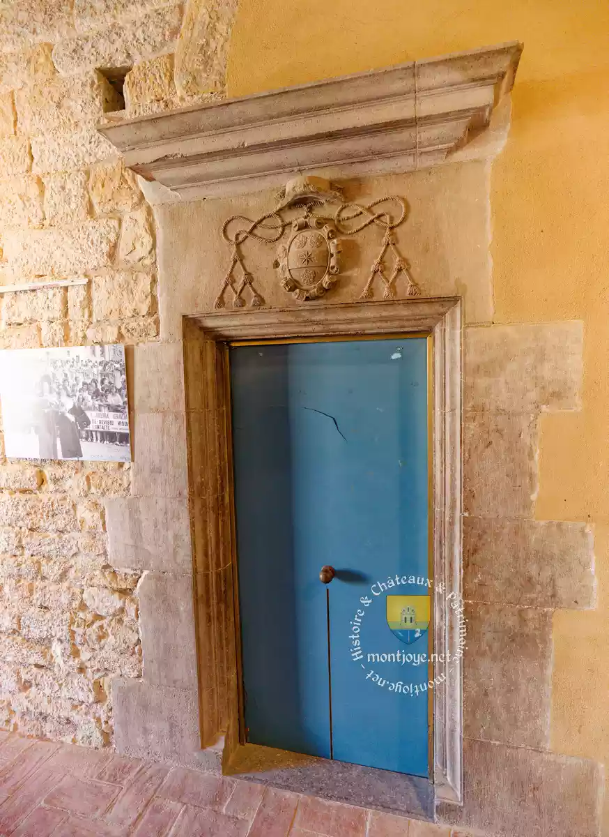 Blason Eveque La Bisbal Blason Eveque La Bisbal