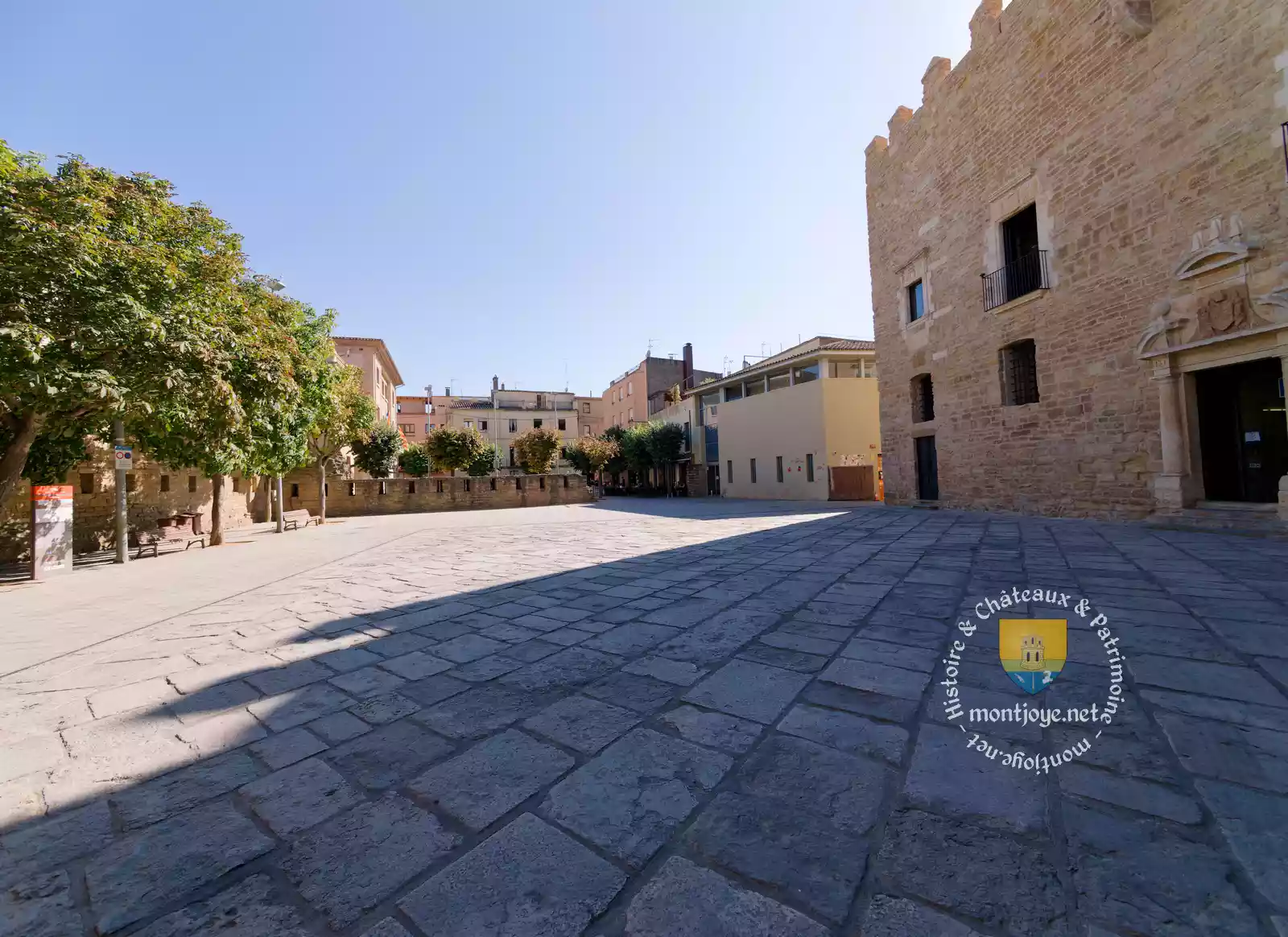 Place La Bisbal Place La Bisbal