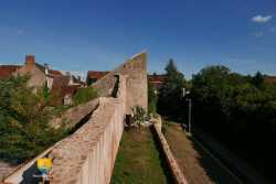 Remparts Ainay Le Chateau