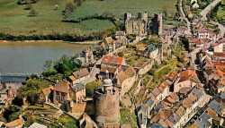 Vue aérienne du Château de Bourbon l'Archambault Vue Aerienne Bourbon Archambault
