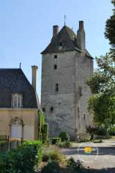 Donjon De Douzon Etroussat Allier