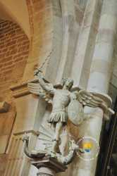 Saint Michel Terrassant Le Dragon