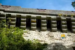 Machicoulis Defense Chateau Bourgogne  Machicoulis Defense Chateau Bourgogne