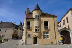 Maison Des Sires De Domecy Avallon Maison