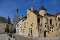 Tour De Horloge Avallon Maison Des Sires De Domecy