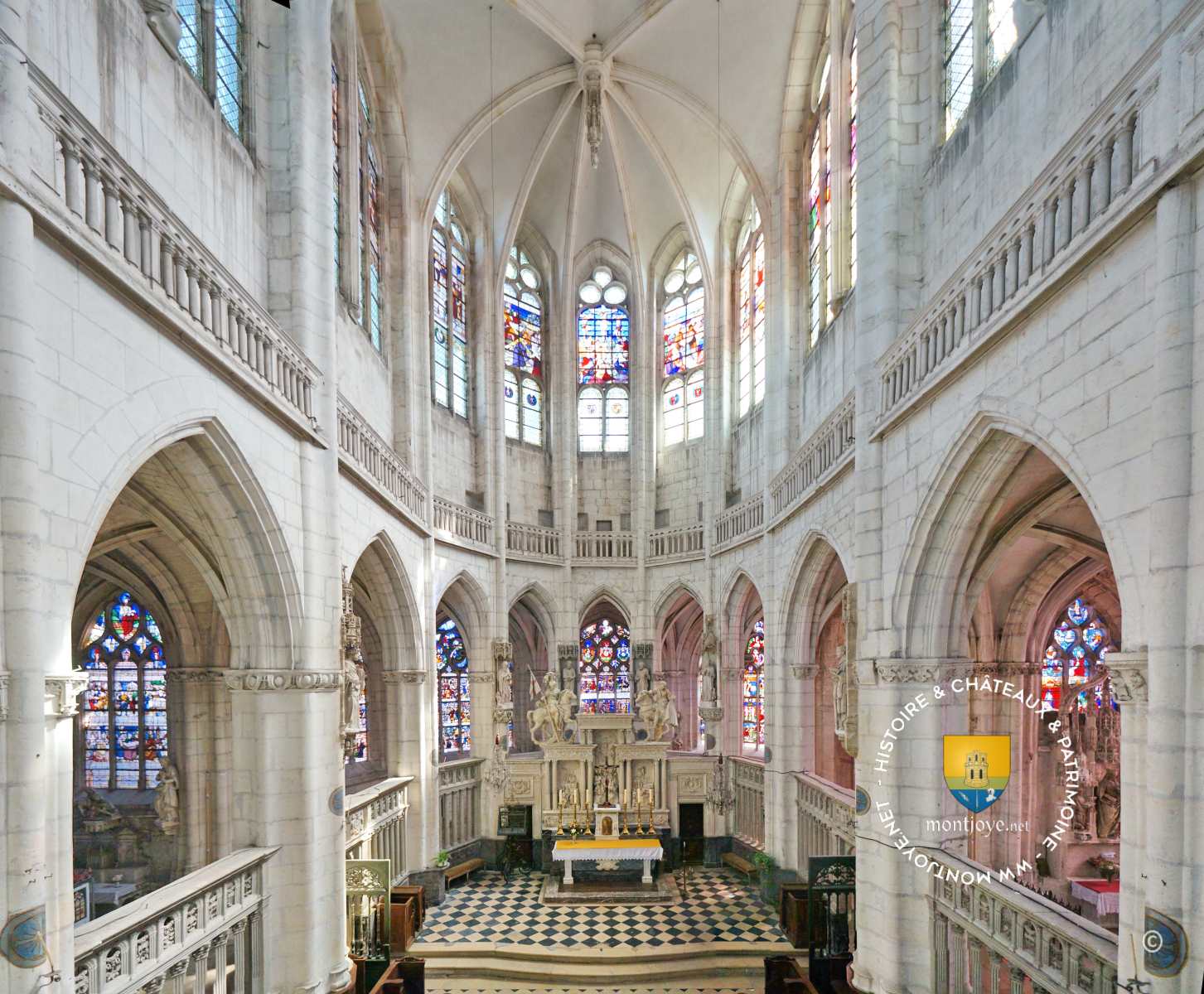Autel et Choeur de l'église Saint-Florentin