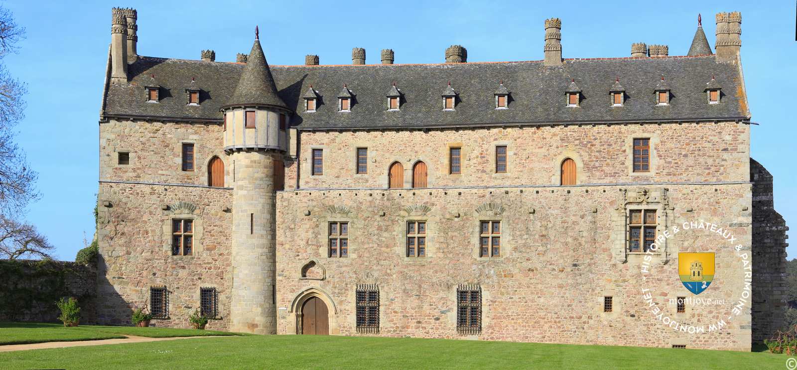château de la Roche Jagu est un château de Bretagne dans le département des Côtes-d'Armo