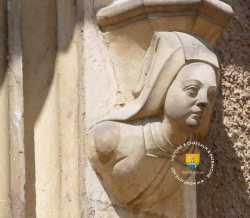 Detail Femme Ainay Le Vieil