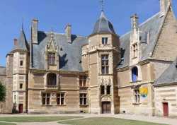 Logis Chateau Ainay Pre Renaissance