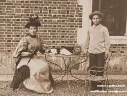 Madame Latham Famille Madame Latham Famille