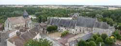 Village Châtillon sur Indre , église Notre-Dame et les communs Ville Chatillon Eglise Notre Dame Chapelle