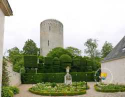 Hotel De Ville Jardin Issoudun