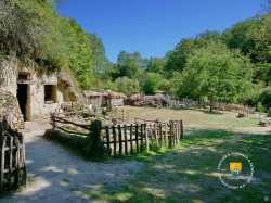 Vallee Maison Troglodytes