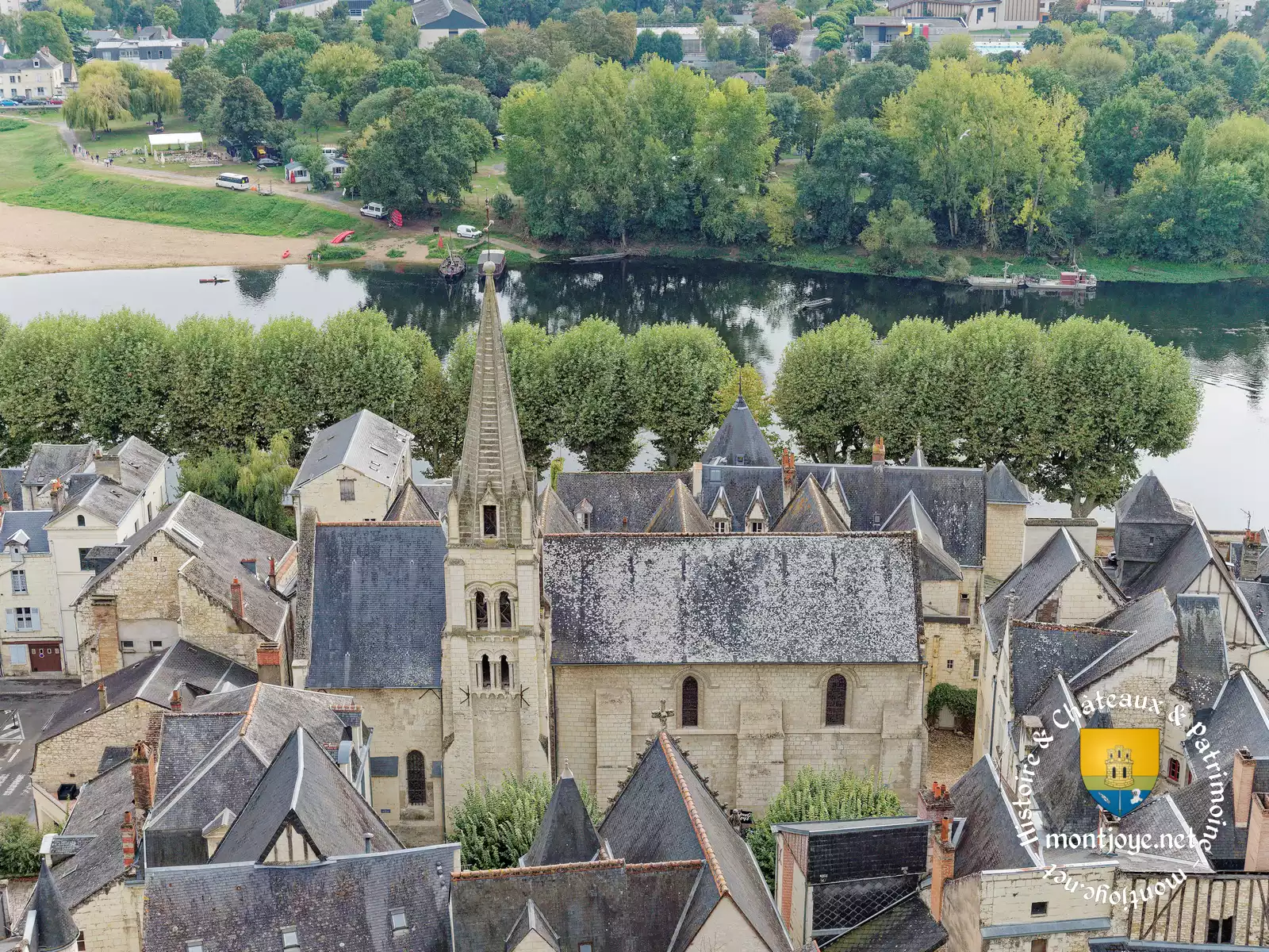 Eglise Saint Maurice vue du Chateau de Chinon