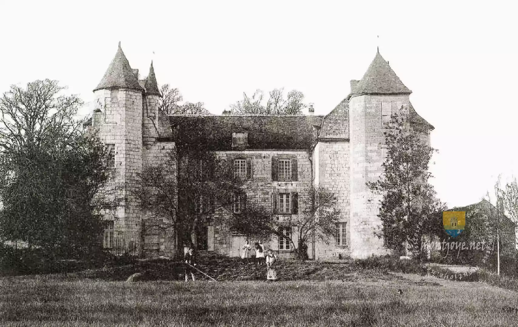 chateau de marcay facade sud jardin