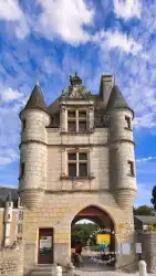 Chateau De Montpoupon Chatelet Entree Visite