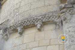 Macaron Eglise Romane