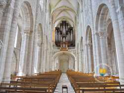 Abbaye Fleury Saint Benoit Sur Loire Nef Choeur Orgue