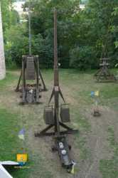 Machine De Siege Guerre Mangonneau Pierriere Couillard