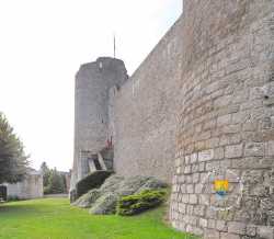 Courtine Tour De Yevre Le Chatel