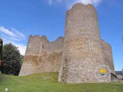 Tour Angle Du Chateau