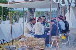 Troupe prenant leur diner Troupe