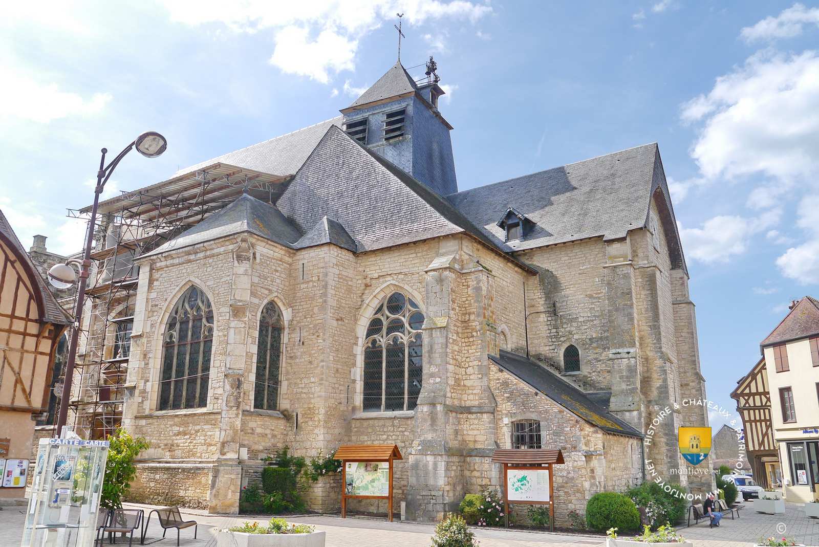 Eglise Saint Jean Baptiste de Chaource, extérieur, photo