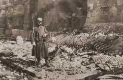 Soldat Ruine Cathedrale