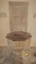 Pierre tombale d'un des fils d'une des marraines de Jeanne ( fam Cuve Baptismale Jeanne Darc Bapteme Chretien
