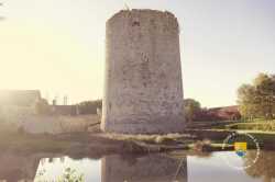 Chateau De Nesles Donjon