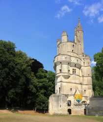 Château et donjon de Septmonts Donjon Medieval De Septmonts