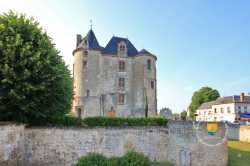 Facade Chateau Vic Sur Aisne